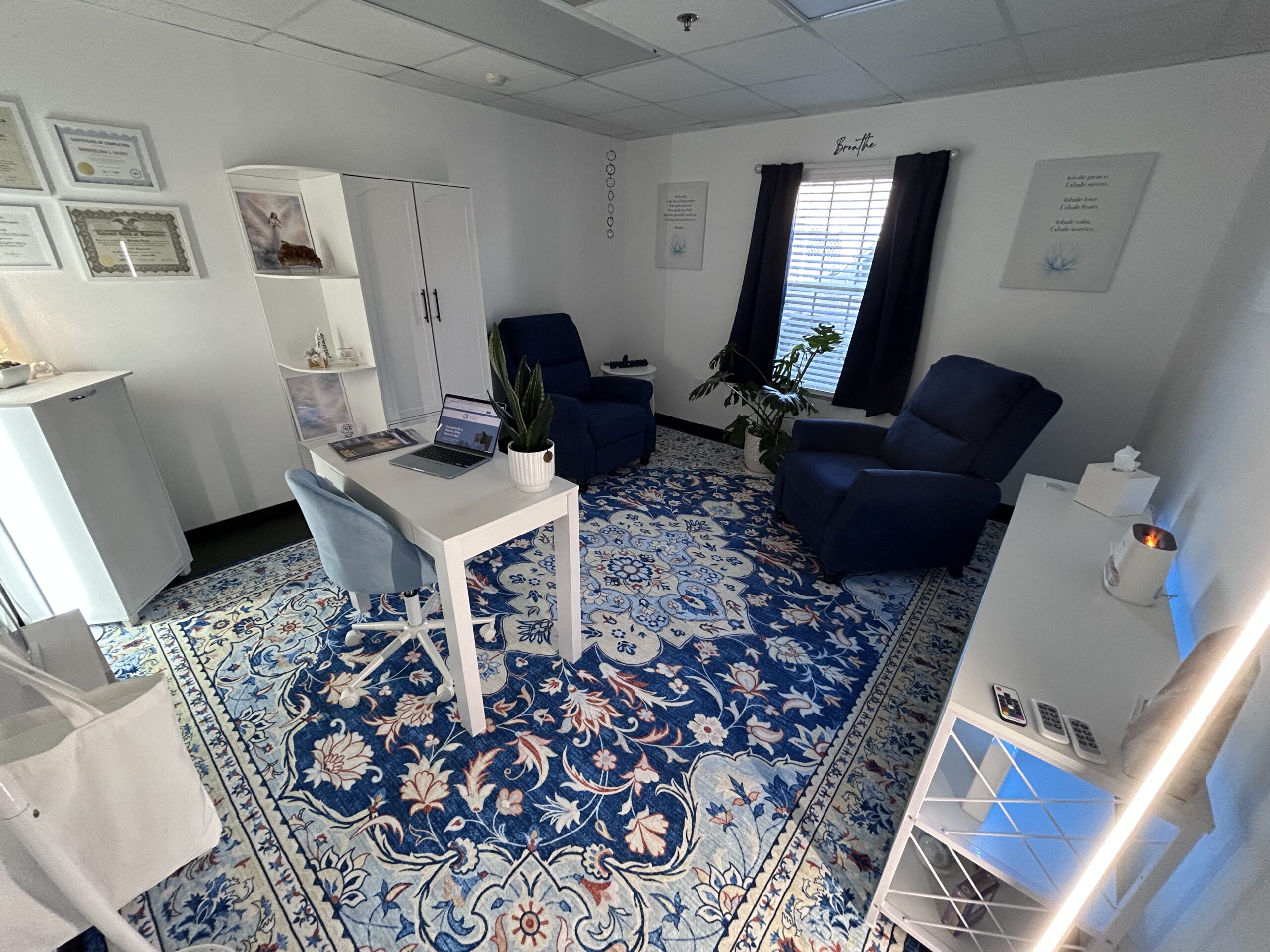 Intuitive Clarity Hypnosis office in Virginia Beach for in person spiritual readings